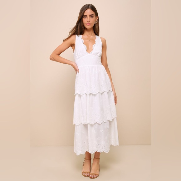 Lulus Dresses & Skirts - Lulus white tiered midi dress